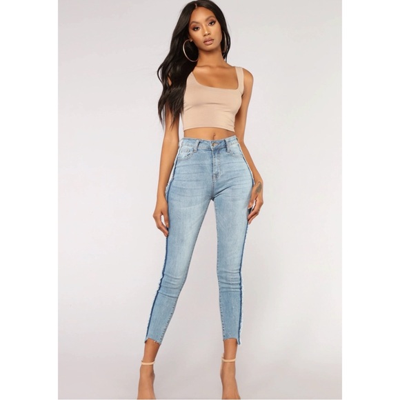 ✨FLASH SALE NWT Fashion Nova Anything But Square Tank - Picture 2 of 9